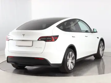 Model Y Long Range AWD 79kWh 2022   Automatik