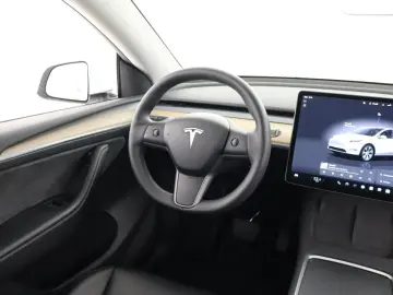 Model Y Long Range AWD 79kWh 2022   Automatik