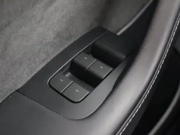 Model Y Long Range AWD 79kWh 2022   Automatik