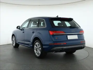 Q7
