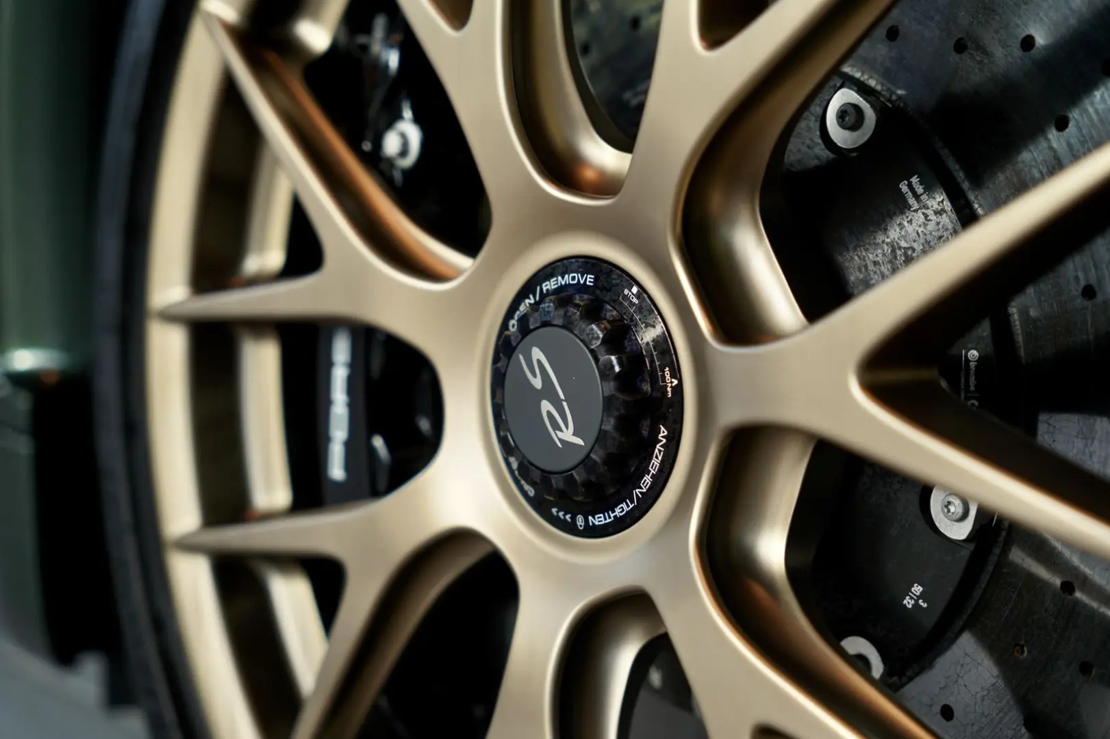 Cayman 718 GT4 RS WEISSACH LIFT Carbon CLUBSPORT