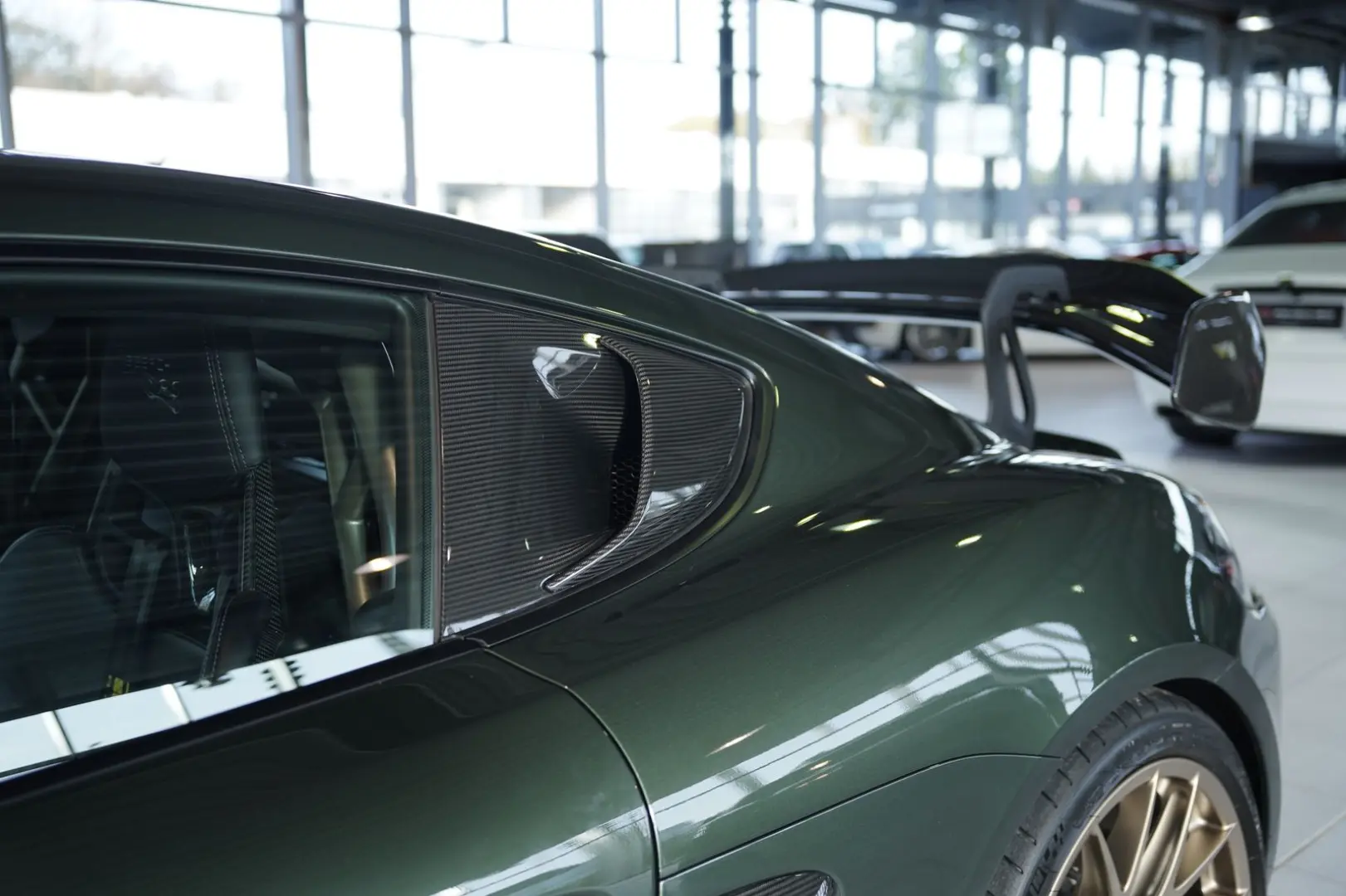 Cayman 718 GT4 RS WEISSACH LIFT Carbon CLUBSPORT