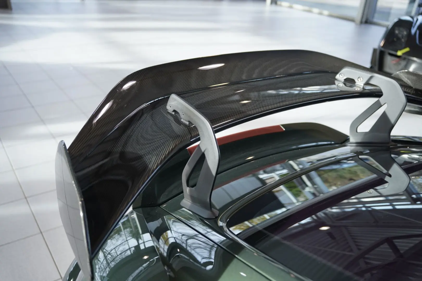 Cayman 718 GT4 RS WEISSACH LIFT Carbon CLUBSPORT