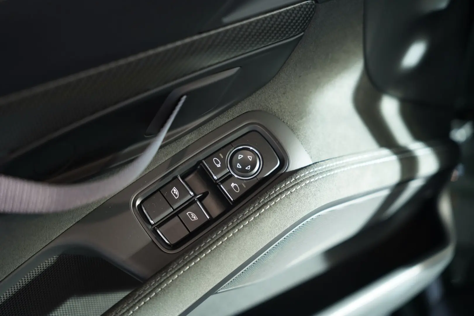 Cayman 718 GT4 RS WEISSACH LIFT Carbon CLUBSPORT