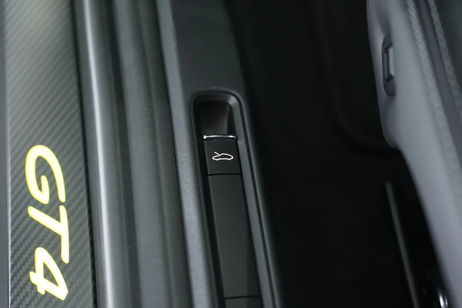 Cayman 718 GT4 RS WEISSACH LIFT Carbon CLUBSPORT