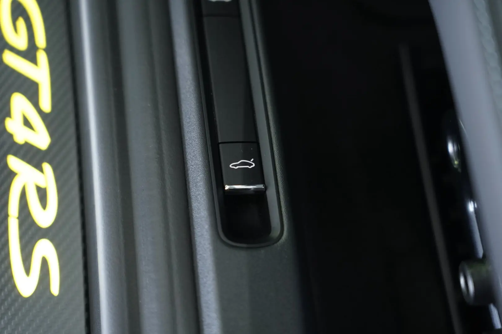 Cayman 718 GT4 RS WEISSACH LIFT Carbon CLUBSPORT