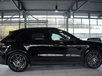 Cayenne  1.H  21  Chrono  Pano  AHK  BOSE  ACC