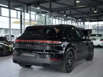 Cayenne  1.H  21  Chrono  Pano  AHK  BOSE  ACC