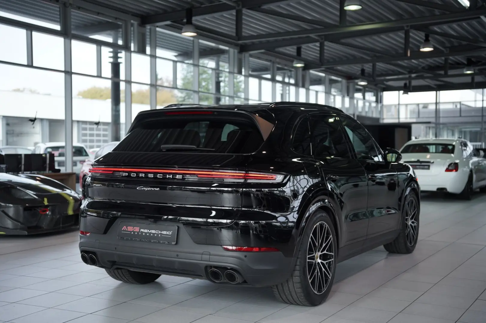 Cayenne  1.H  21  Chrono  Pano  AHK  BOSE  ACC