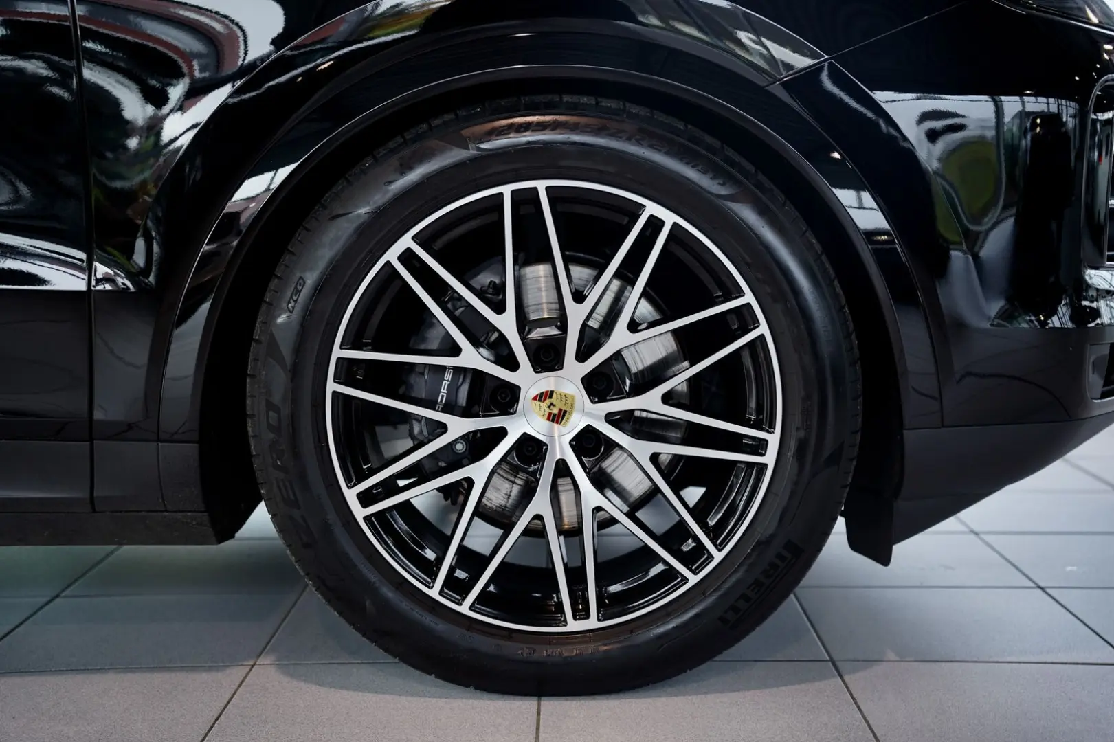 Cayenne  1.H  21  Chrono  Pano  AHK  BOSE  ACC