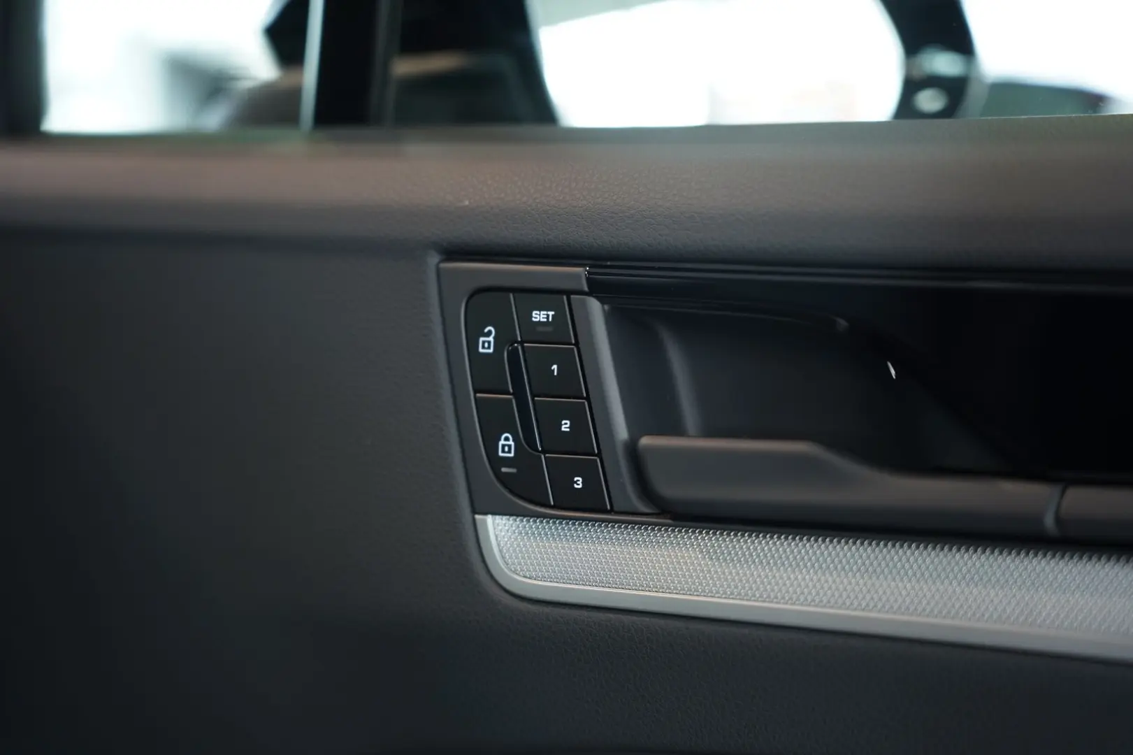 Cayenne  1.H  21  Chrono  Pano  AHK  BOSE  ACC