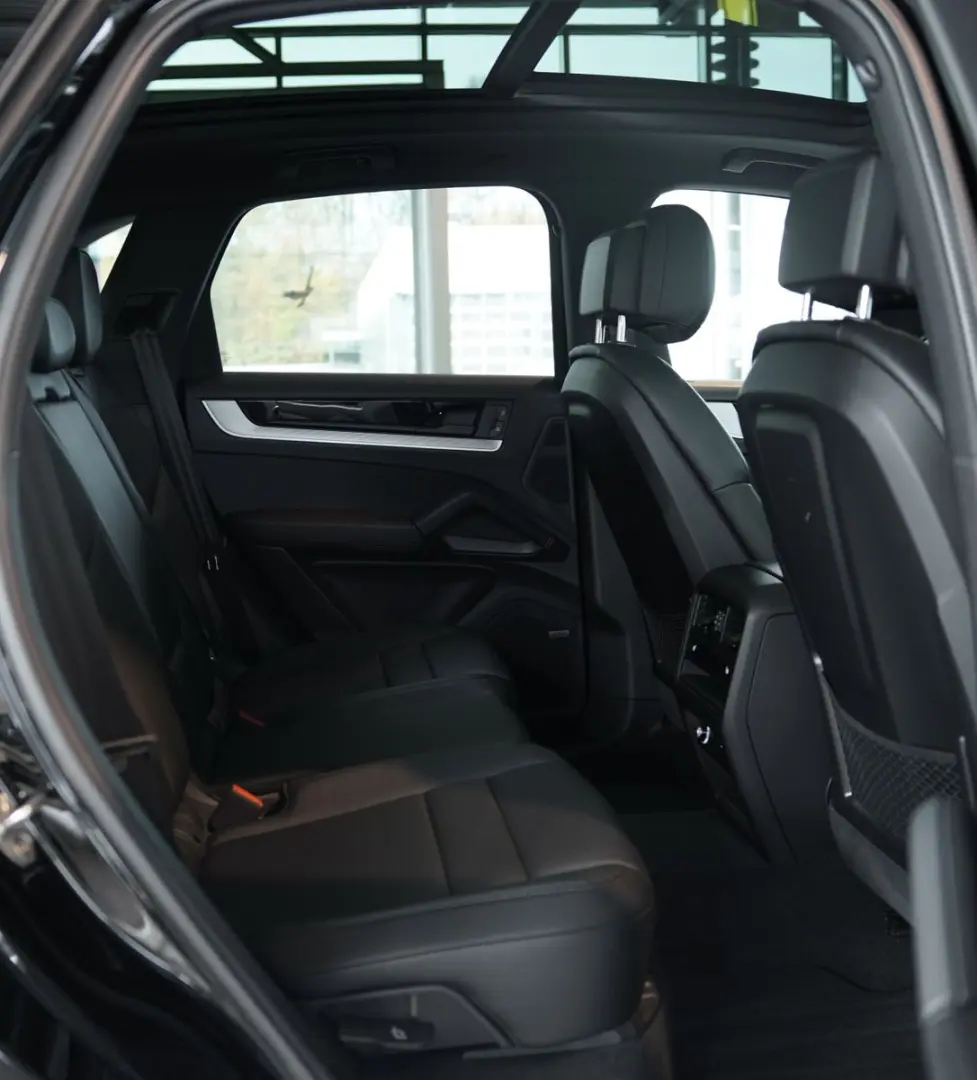 Cayenne  1.H  21  Chrono  Pano  AHK  BOSE  ACC