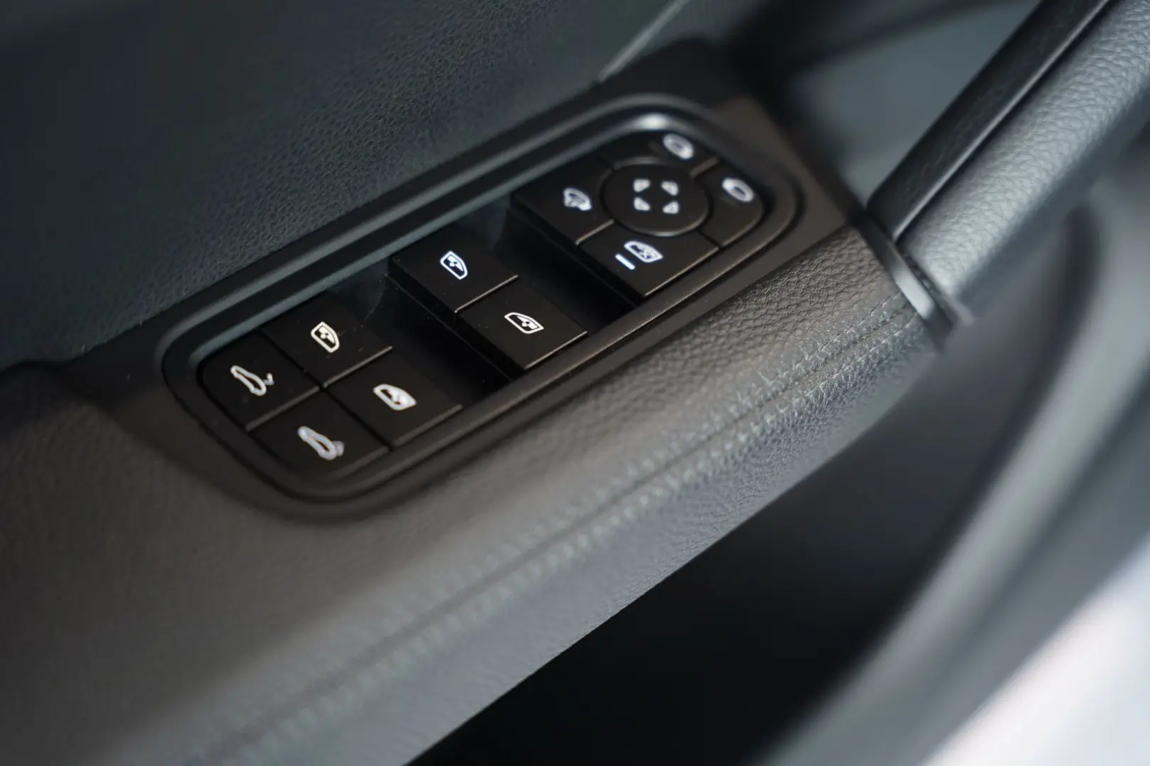 Cayenne  1.H  21  Chrono  Pano  AHK  BOSE  ACC