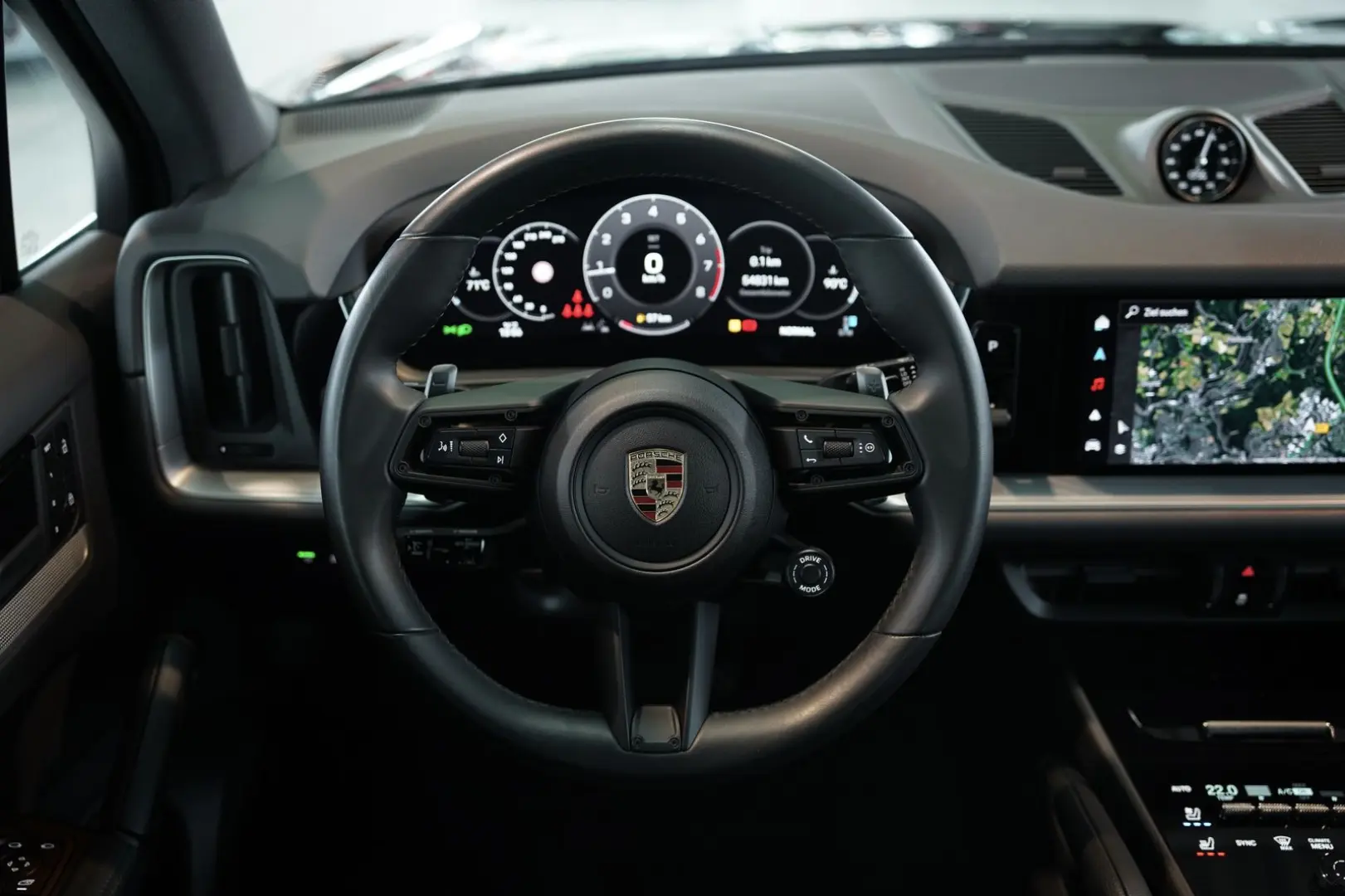 Cayenne  1.H  21  Chrono  Pano  AHK  BOSE  ACC