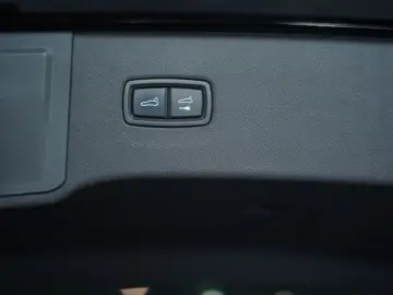 Cayenne  1.H  21  Chrono  Pano  AHK  BOSE  ACC