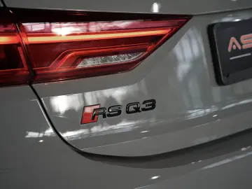 RSQ3 q. Sportback 2.H  21  RS-Sitze RS-AGA Pano