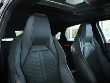 RSQ3 q. Sportback 2.H  21  RS-Sitze RS-AGA Pano