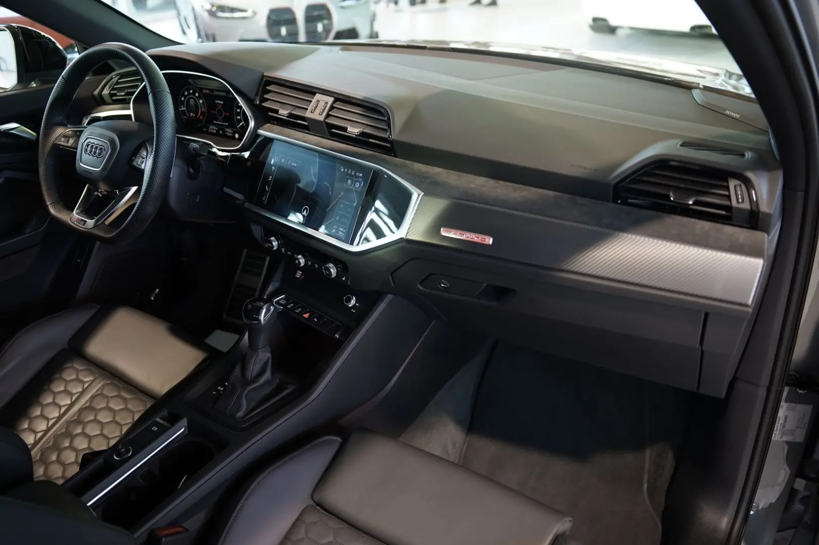 RSQ3 q. Sportback 2.H  21  RS-Sitze RS-AGA Pano