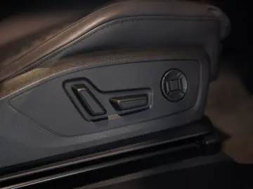 RSQ3 q. Sportback 2.H  21  RS-Sitze RS-AGA Pano