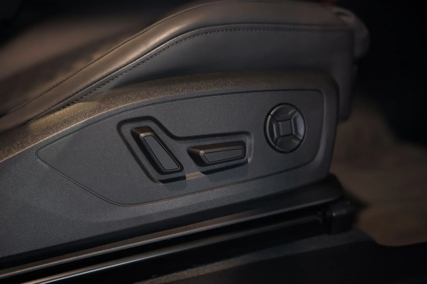 RSQ3 q. Sportback 2.H  21  RS-Sitze RS-AGA Pano