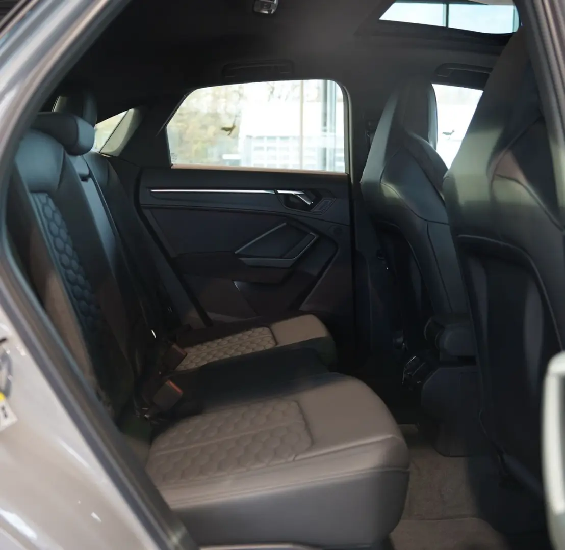 RSQ3 q. Sportback 2.H  21  RS-Sitze RS-AGA Pano