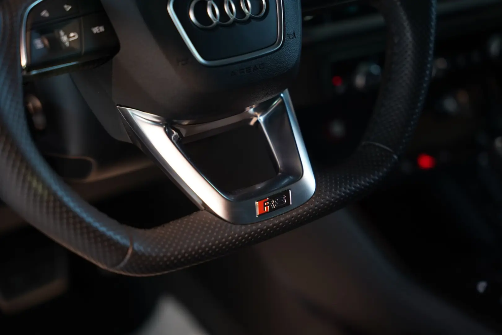 RSQ3 q. Sportback 2.H  21  RS-Sitze RS-AGA Pano