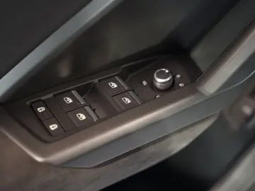 RSQ3 q. Sportback 2.H  21  RS-Sitze RS-AGA Pano