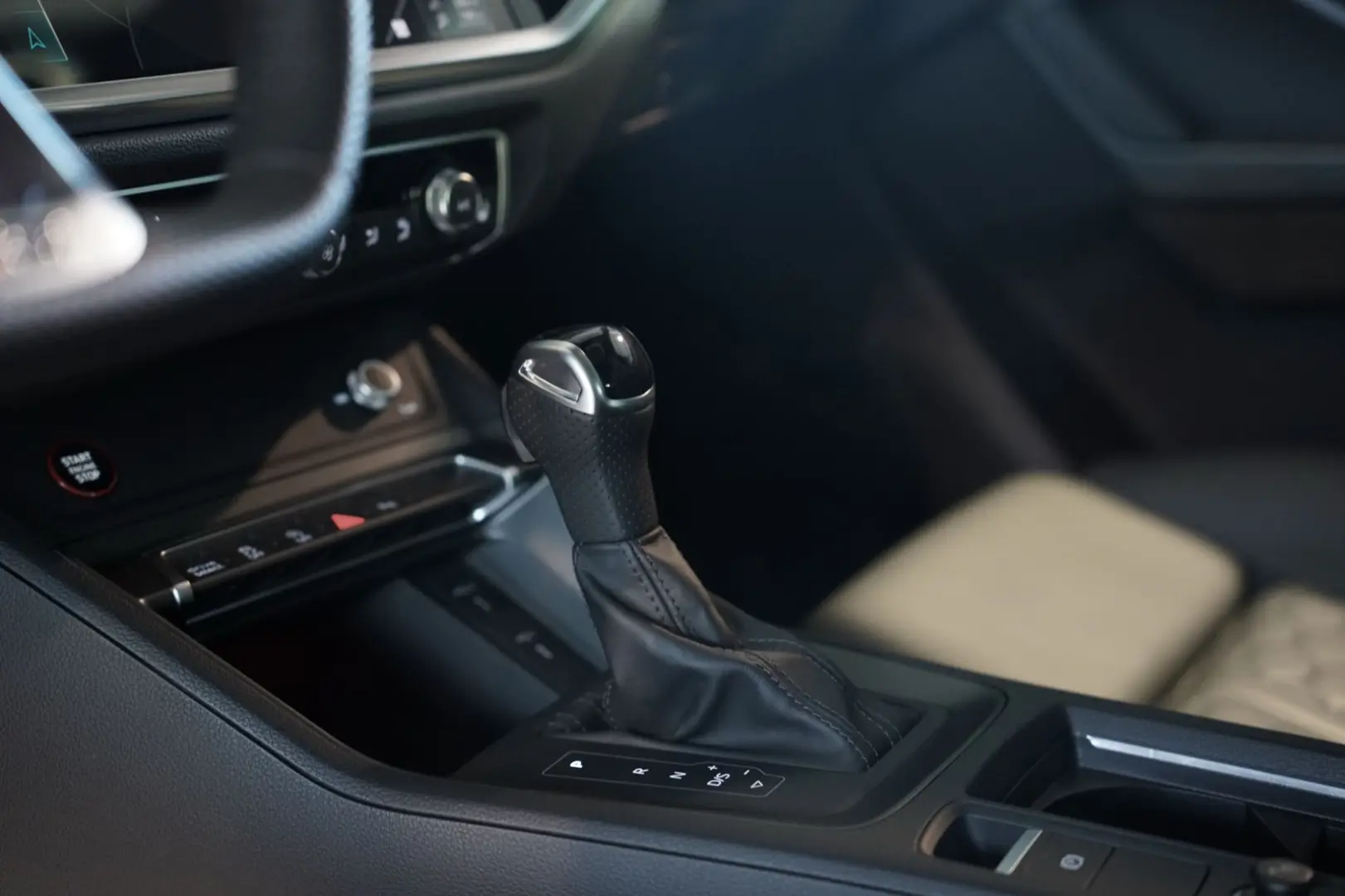 RSQ3 q. Sportback 2.H  21  RS-Sitze RS-AGA Pano