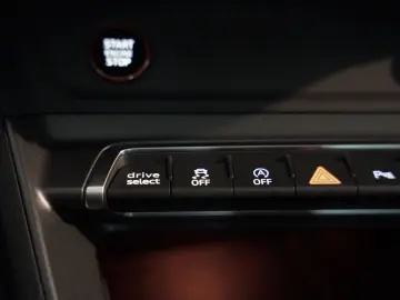 RSQ3 q. Sportback 2.H  21  RS-Sitze RS-AGA Pano