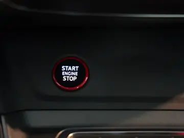 RSQ3 q. Sportback 2.H  21  RS-Sitze RS-AGA Pano