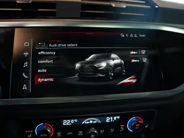 RSQ3 q. Sportback 2.H  21  RS-Sitze RS-AGA Pano