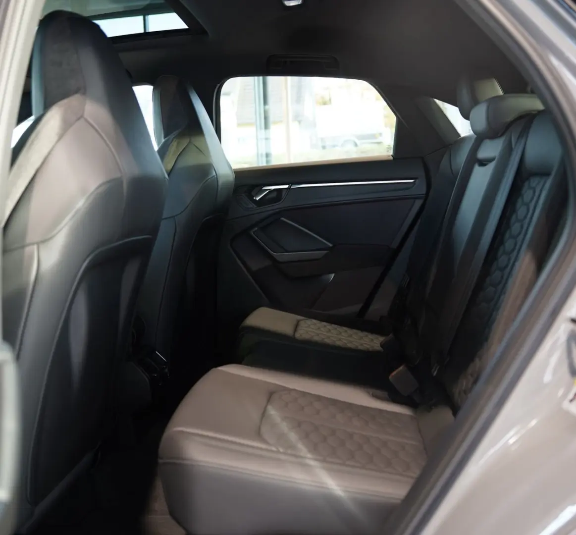 RSQ3 q. Sportback 2.H  21  RS-Sitze RS-AGA Pano