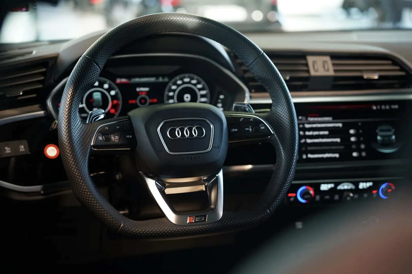 RSQ3 q. Sportback 2.H  21  RS-Sitze RS-AGA Pano