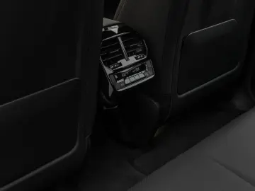 iX xD40 360  DAB H K ACC Komfort Sport 22Zoll