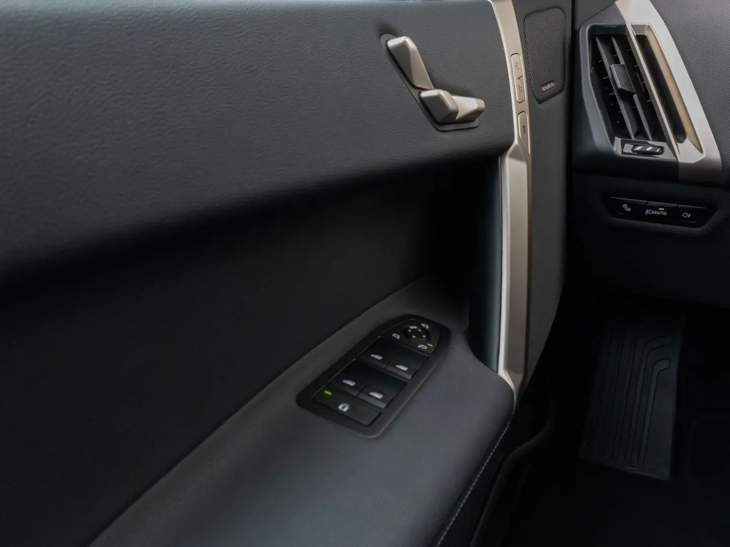 iX xD40 360  DAB H K ACC Komfort Sport 22Zoll