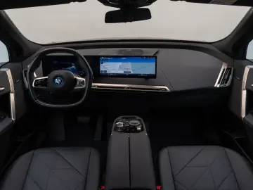 iX xD40 360  DAB H K ACC Komfort Sport 22Zoll