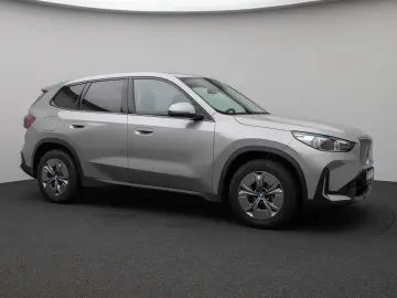 iX1 eD20 Kamera DAB Fernlichtassis Komfort Sport