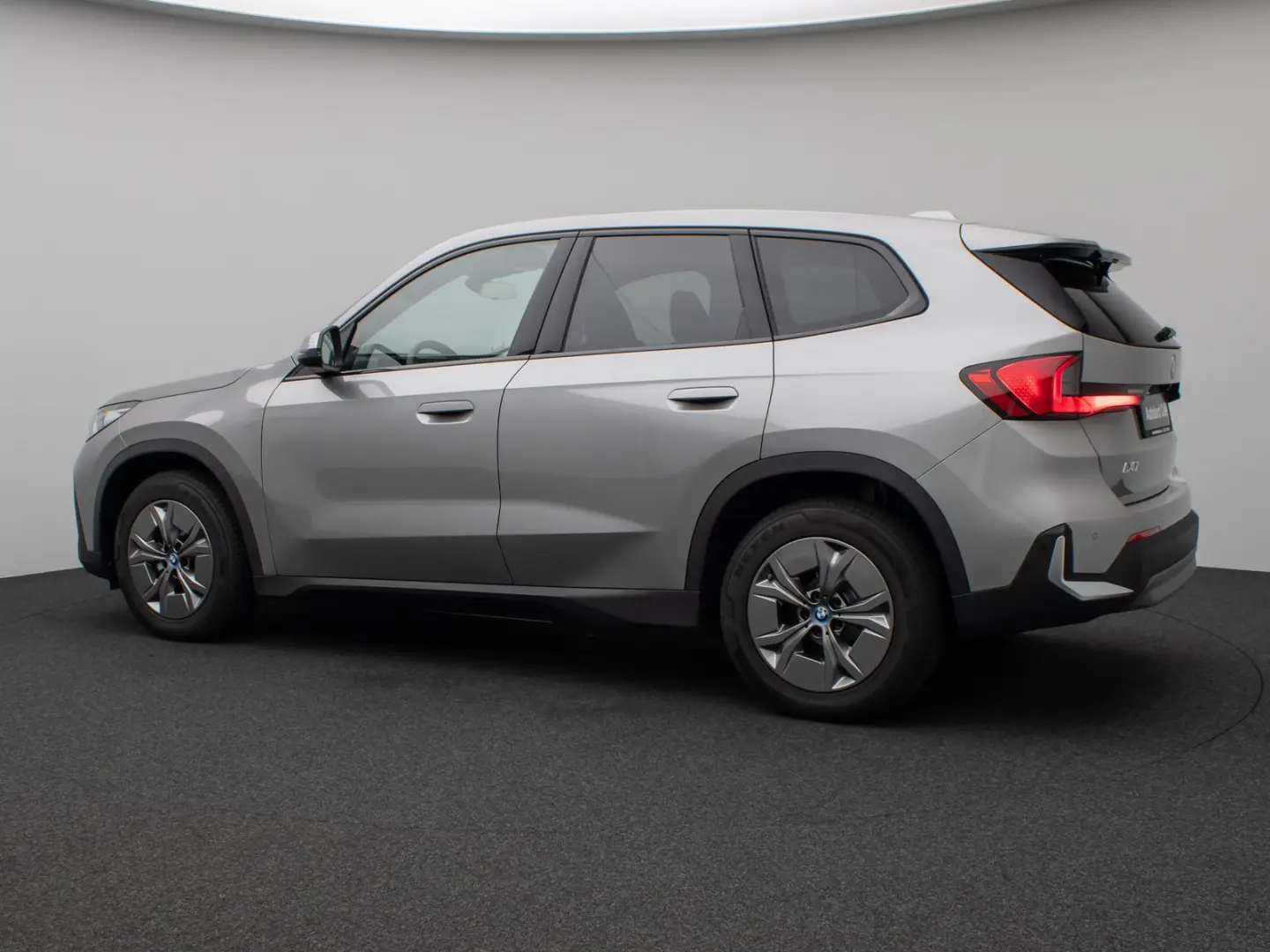 iX1 eD20 Kamera DAB Fernlichtassis Komfort Sport