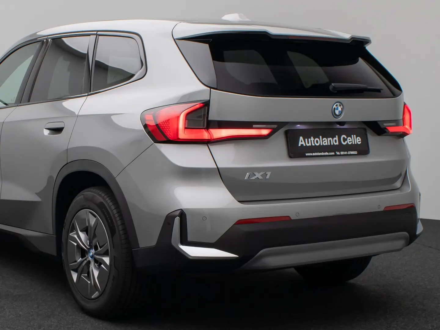 iX1 eD20 Kamera DAB Fernlichtassis Komfort Sport