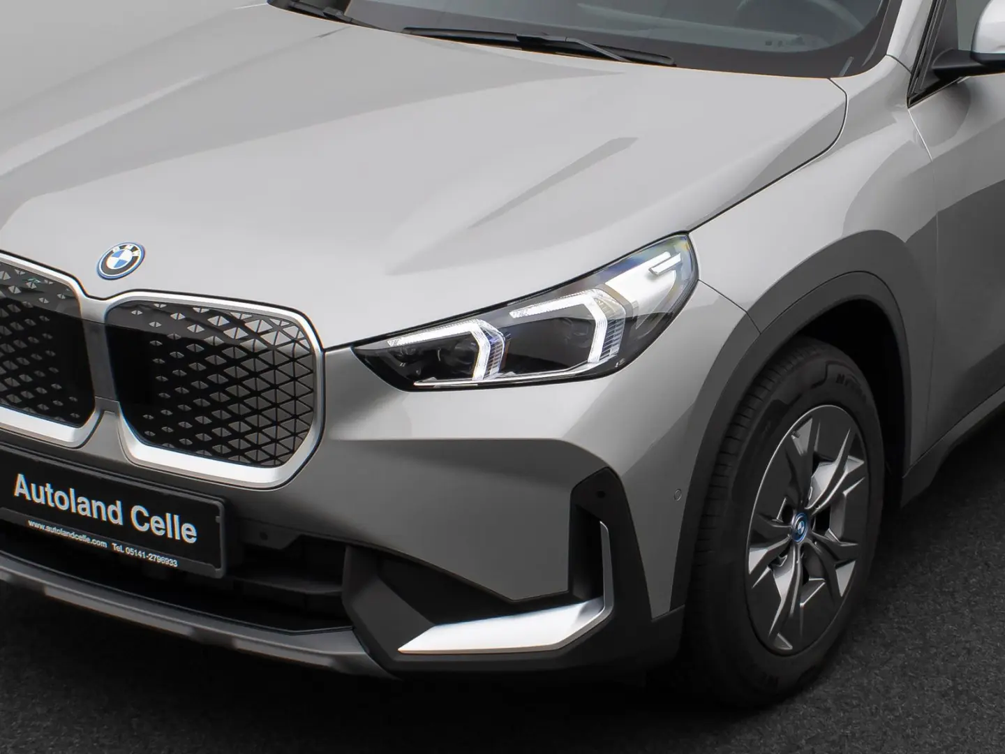 iX1 eD20 Kamera DAB Fernlichtassis Komfort Sport