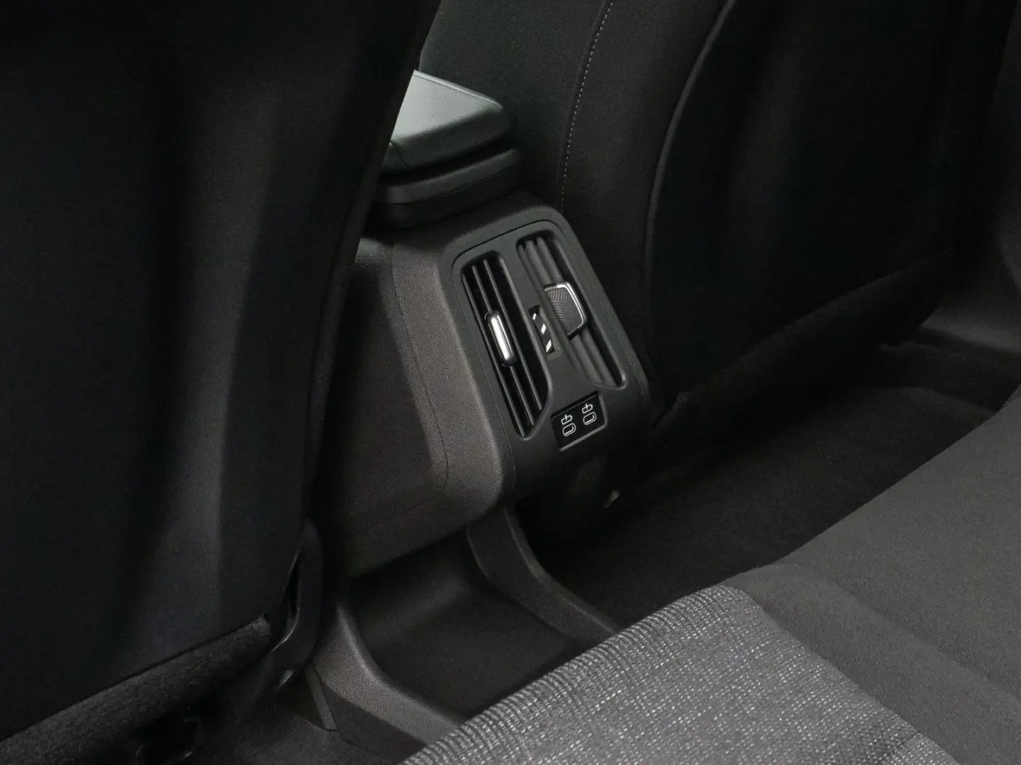 iX1 eD20 Kamera DAB Fernlichtassis Komfort Sport