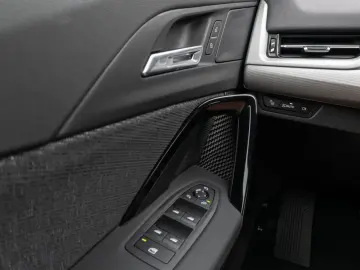 iX1 eD20 Kamera DAB Fernlichtassis Komfort Sport