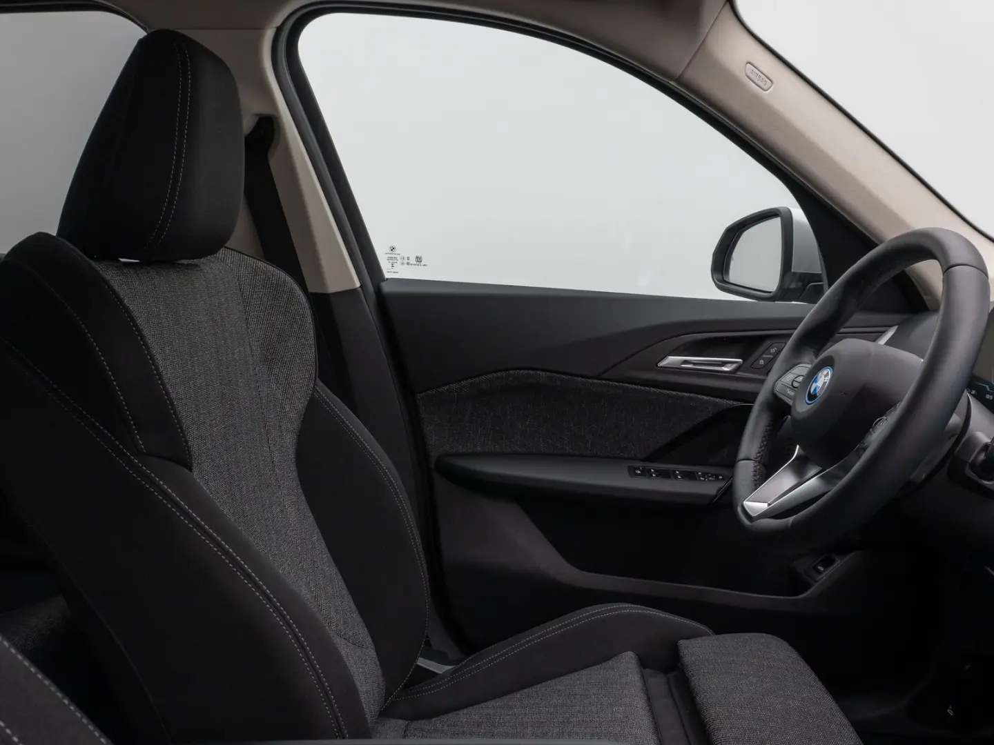 iX1 eD20 Kamera DAB Fernlichtassis Komfort Sport