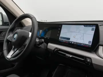 iX1 eD20 Kamera DAB Fernlichtassis Komfort Sport