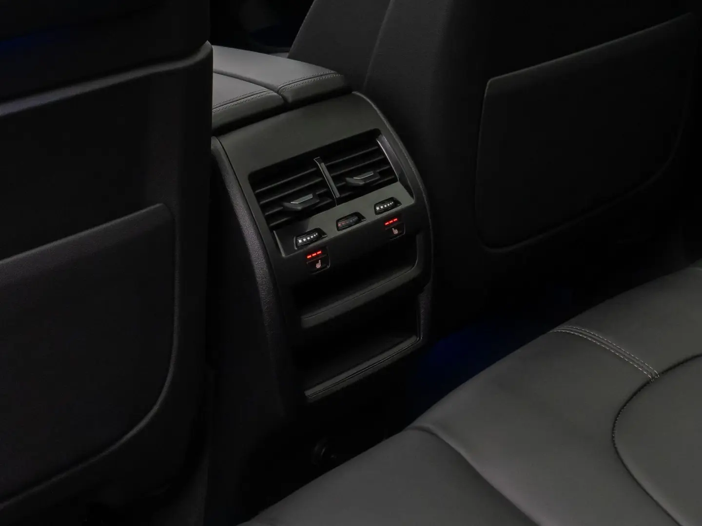 X5 xD40i M Sport Panorama 360 Laser HUD DAB B&W