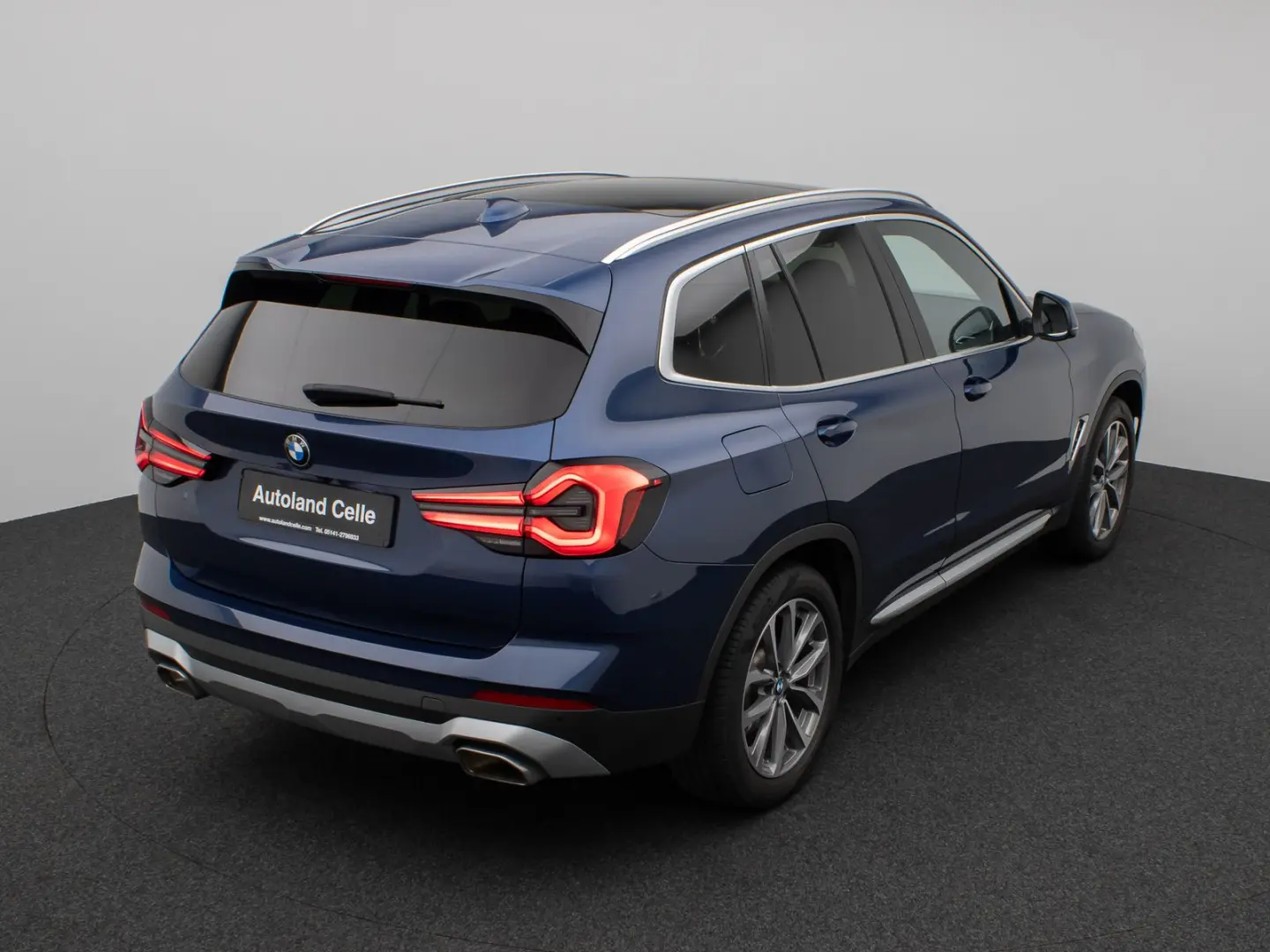 X3 xD30i Panorama Kamera DAB HiFi 19Zoll