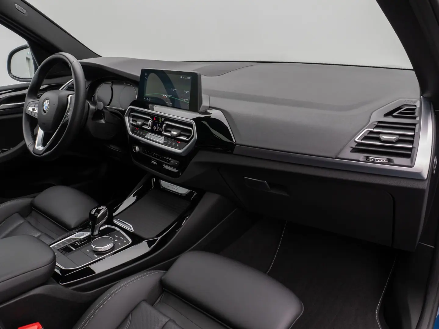 X3 xD30i Panorama Kamera DAB HiFi 19Zoll