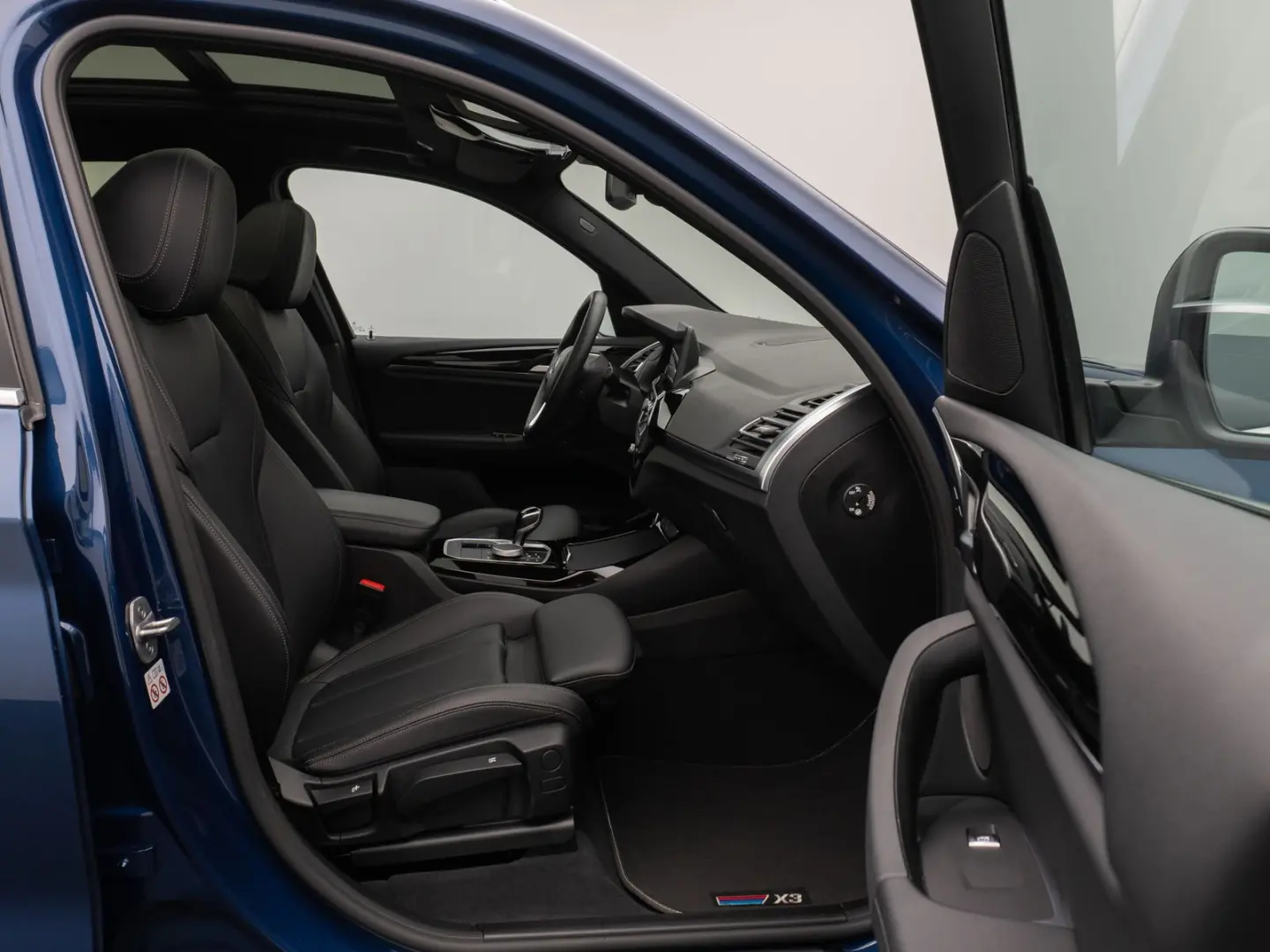 X3 xD30i Panorama Kamera DAB HiFi 19Zoll