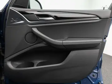 X3 xD30i Panorama Kamera DAB HiFi 19Zoll