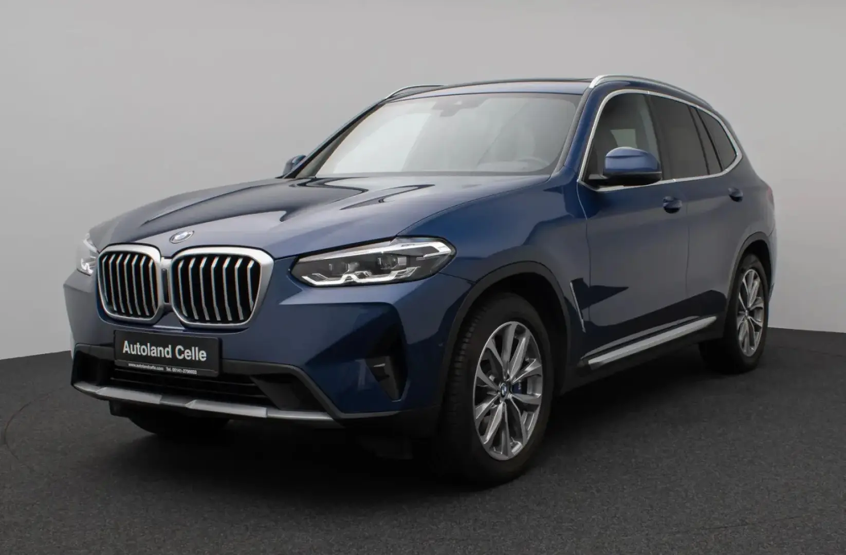 X3 xD30i Panorama Kamera DAB HiFi 19Zoll